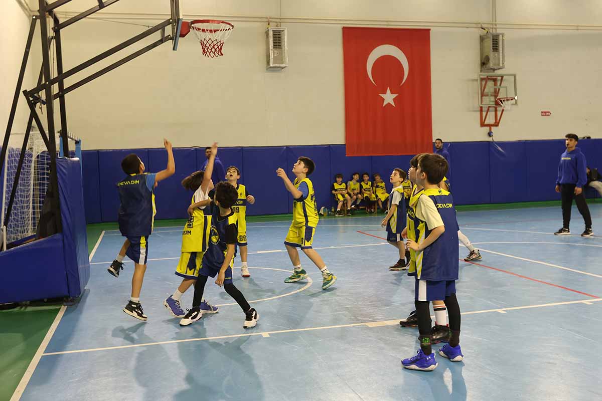 Dev Adım Spor Okulları Basketbol Eğitimi